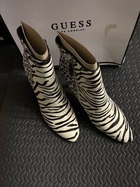GUESS Black and Cream Zebra-Print Pointed Ankle Boots